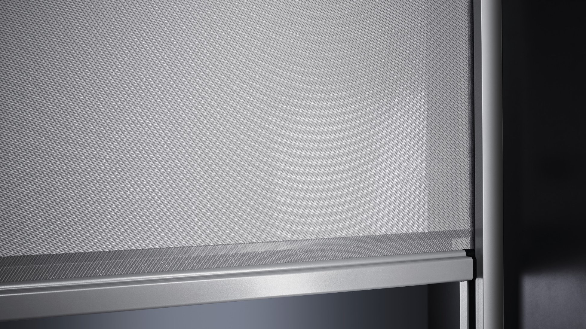 Wind-stable vertical fabric blind