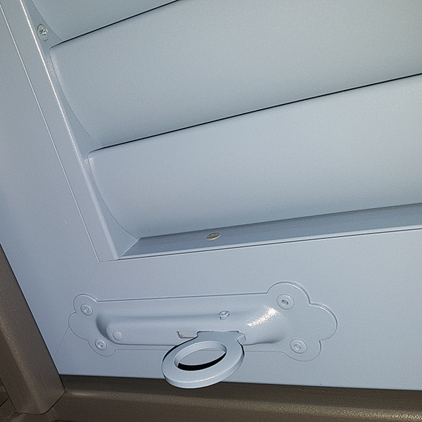 Klappladen aus Aluminium - Windfalle