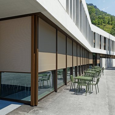 Wind-stable vertical fabric blind VSe ZIP Wind-stable vertical fabric blind VSe ZIP